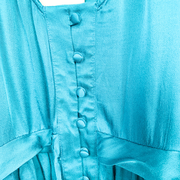 Maeve Beautiful Blue Cold Shoulder Long Sleeve Button-Down Top - Picture 12 of 12